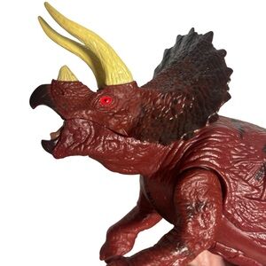 Jurassic World Wild Diabloceratops dinosaur toy that has ROARING sounds LIKE NEW